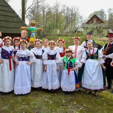 Zespół JEDYNKA wystąpił podczas Jarmarku Wielkanocnego w Skansenie